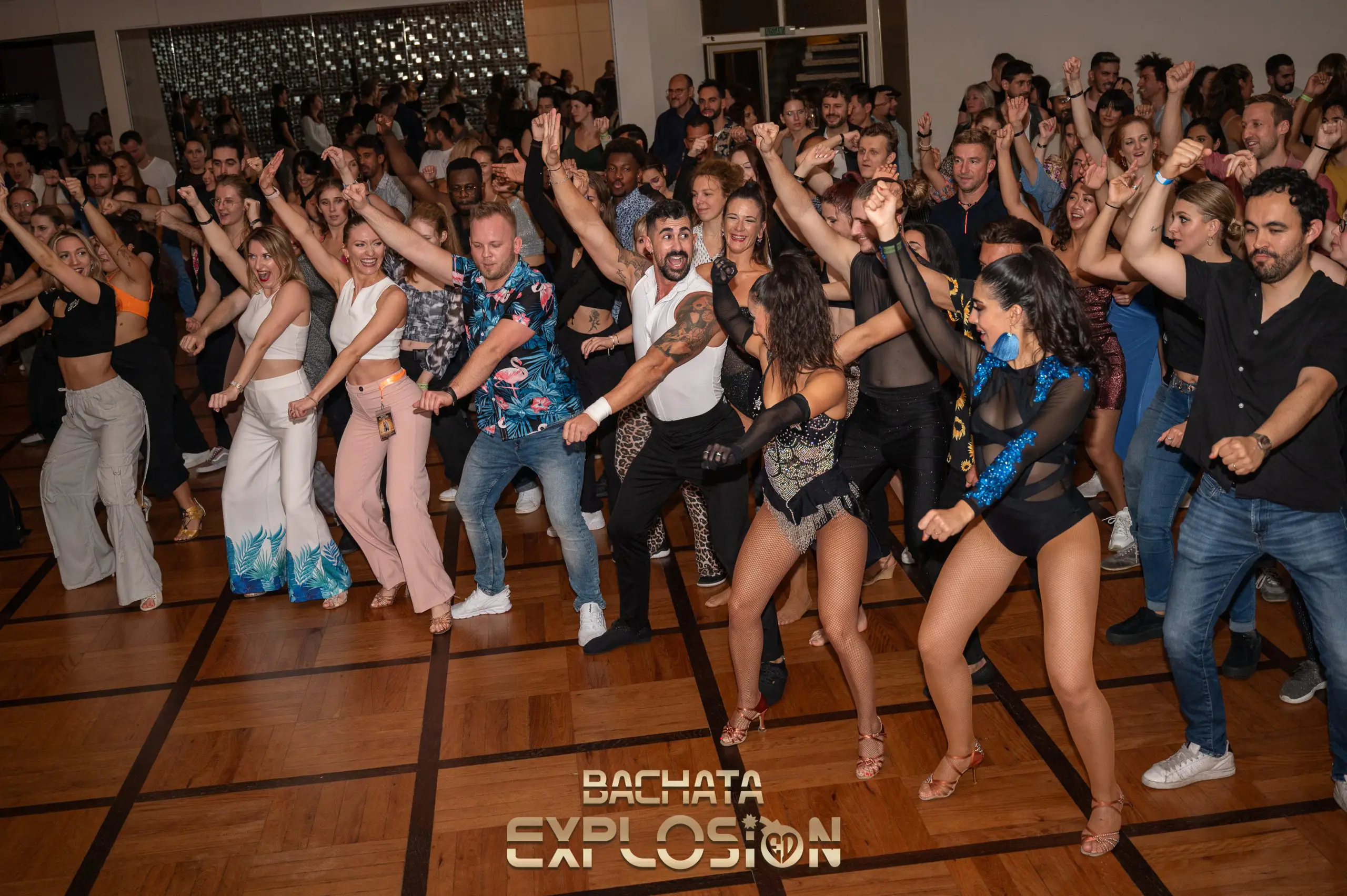 Bachata Explosion crowd dancing at a Berlin party